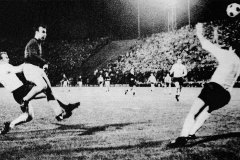 1968-uefa-euro-championship-dragan-dzajic-vs-bobby-moore