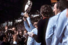 1972-uefa-euro-championship-West-Germany-vs-Soviet-Union-Franz-Beckenbauer